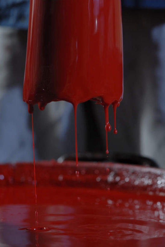 无人,竖图,室内,特写,白天,正面,装修,静物,蜡烛,装饰,材料,铁桶,桶,装潢,一个,红色,容器,单个,储藏,油漆,保护,涂料,一支,储存,彩图,贮存