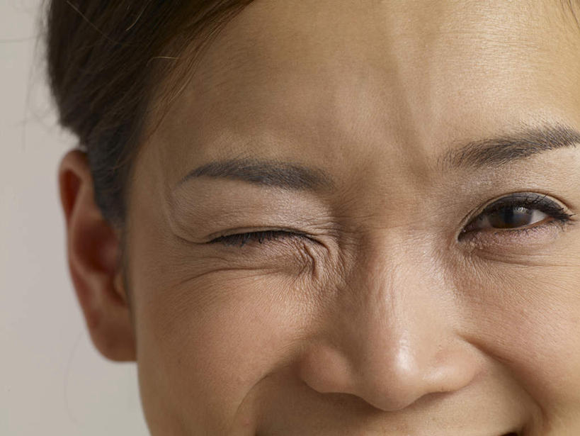 东方人,脸,头,眼睛,鼻子,脸颊,眉毛,睫毛,一个人,横图,室内,特写,白天,正面,亚洲,瞳孔,仅一个年轻女性,仅一个女性,仅一个人,灰色背景,注视,黄种人,观察,看,眯眼,眯,眼部,摄影,影棚,观看,察看,关注,年轻女性,女人,女性,亚洲人,头部,鼻,鼻孔,睫,脸部,脸蛋,眉,面部,眼,眼睫毛,眼眉,半身,彩图,影棚拍摄,拍摄,眼眉毛