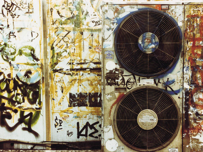 无人,横图,室外,特写,白天,正面,抽象,绘画,静物,东京,日本,亚洲,艺术,彩绘,电器,图案,墙,艺术品,古典,凌乱,文化,墙壁,墙面,空调,黄色,黑色,工艺品,品味,概念,美术,调节,混乱,高雅,舒适,家电,家用电器,调整,东亚,本州,关东地方,本州岛,日本国,东京都,美学,纷乱,缭乱,庞杂,图文,空气调节器,彩图,涂鸦