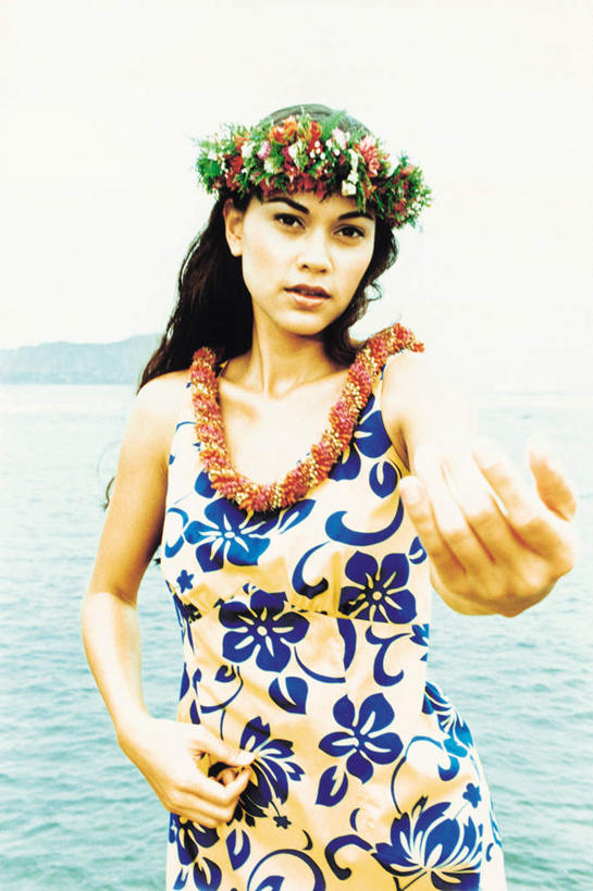 东方人,一个人,跳舞者,站,竖图,室内,白天,正面,裙子,跳舞,海浪,海洋,亚洲,仅一个年轻女性,仅一个女性,仅一个人,阴影,连衣裙,服装,装饰,盛开,光线,花环,影子,浪花,花蕾,注视,黄种人,花,花瓣,花朵,鲜花,衣服,蓝色,蓝天,天空,阳光,海水,天,花苞,花蕊,观察,看,站着,服饰,晴朗,观看,华丽,修饰,点缀,察看,衣着,穿着,关注,草裙舞,舞姿,海景,万里无云,衬托,美观,雅致,雅观,衣饰,年轻女性,女人,女性,亚洲人,大海,风浪,海,海水的波动,近岸浪,涌浪,晴空,晴空万里,舞蹈家,舞蹈演员,舞者,站立,半身,彩图,舞蹈,呼拉舞