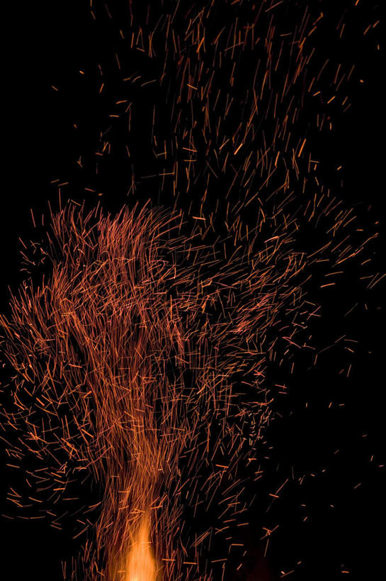 无人,竖图,室外,夜晚,正面,热情,火,火焰,燃烧,篝火,露营,野营,宿营,彩图