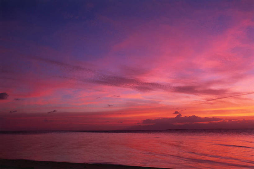 无人,横图,室外,白天,正面,旅游,度假,海浪,海洋,美景,日落,沙滩,太阳,阴影,光线,沙子,影子,海岸,景观,浪花,水平线,晚霞,霞光,云,云朵,落日,辽阔,海平线,火烧云,沙地,云彩,娱乐,红色,阳光,自然,海水,黄昏,享受,休闲,广阔,景色,彩霞,放松,一望无际,火红,自然风光,海景,赤色,无边无际,一马平川,夕照,大海,风浪,海,海水的波动,海滩,近岸浪,涌浪,夕阳,彩图,低云,水天相接,水天一线,斜阳