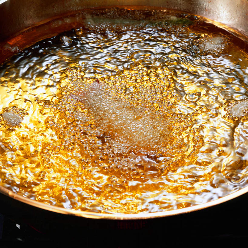 海鲜,无人,方图,俯视,室内,特写,白天,烹饪,厨房,厨具,金属制品,沸腾,金属,锅子,明虾,食用油,虾,油,油炸,日本料理,料理,食品,锅,水产,菜肴,美食,海洋生物,油锅,食物,日式料理,日式,翻滚,佳肴,锅具,水生动物,海产品,水生物,海底动物,烹饪用具,烹调用具,烹调,彩图,高角度拍摄,灶间