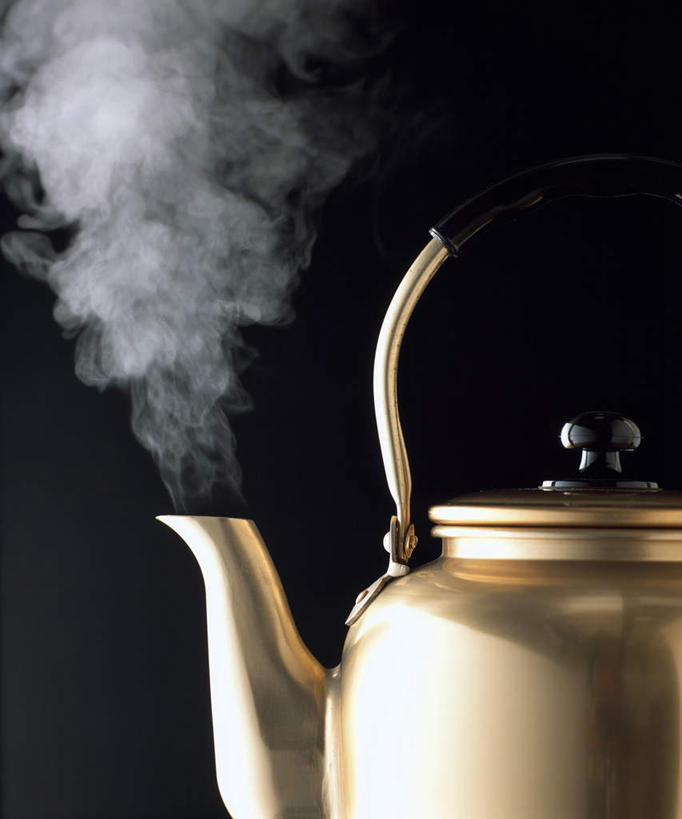 无人,竖图,室内,特写,白天,正面,雾,静物,金属制品,沸腾,黑色背景,金属,蒸汽,壶,银色,水蒸气,水壶,一个,茶壶,容器,摄影,影棚,单个,蒸发,彩图,影棚拍摄,拍摄