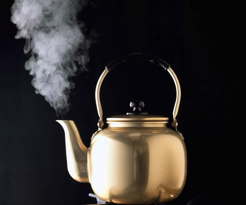 无人,横图,室内,特写,白天,正面,雾,静物,金属制品,沸腾,黑色背景,金属,蒸汽,壶,银色,水蒸气,水壶,一个,茶壶,容器,摄影,影棚,单个,蒸发,彩图,影棚拍摄,拍摄