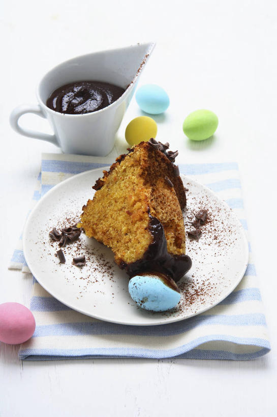 无人,竖图,俯视,室内,特写,白天,白色背景,餐桌,桌子,餐具,复活节,阴影,节日,庆祝,反射,布料,碟子,盘,影子,陶瓷,蛋,谷类,谷物,粥,食品,甜品,陶瓷制品,米,布纹,文化,桌布,食物,白色,盘子,餐巾,容器,碟,台布,碗,甜食,巧克力,巧克力酱,庆典,摄影,影棚,餐台,纪念,储藏,朱古力,五谷,储存,彩蛋,八宝粥,复活节彩蛋,佛粥,腊八粥,七宝五味粥,七宝粥,餐桌布,彩图,高角度拍摄,影棚拍摄,拍摄,贮存