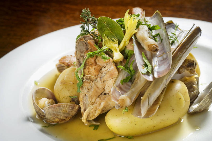 无人,横图,俯视,室内,特写,白天,烹饪,西餐,餐桌,桌子,蔬菜,土豆,餐具,阴影,新鲜,反射,木制,碟子,盘,影子,调料,酱料,酱汁,肉,佐料,料理,食品,调味品,调味料,酱,菜肴,美食,肉类,食物,白色,盘子,木制品,碟,西式,摄影,佳肴,有机食品,绿色食品,影棚,餐台,肉食,兔肉,馍馍蛋,洋芋,山药蛋,马铃薯,彩图,高角度拍摄,影棚拍摄,拍摄