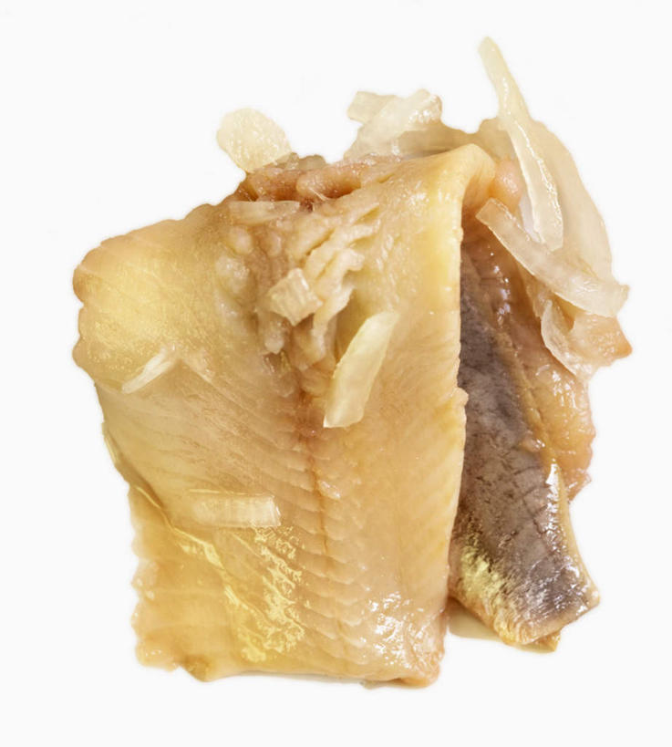 无人,竖图,俯视,室内,特写,白天,白色背景,餐桌,桌子,一块,阴影,反射,影子,肉,鱼肉,肉类,摄影,影棚,餐台,肉食,腌渍,彩图,高角度拍摄,影棚拍摄,拍摄