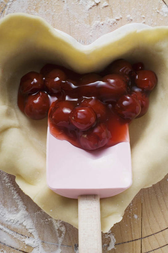 无人,竖图,俯视,室内,特写,白天,爱情,餐桌,桌子,樱桃,水果,一把,阴影,爱心,新鲜,反射,粉末,影子,勺子,面粉,生食,食品,果实,浪漫,粮食,食物,一个,调羹,汤匙,果酱,温暖,温馨,心形,粉,恩爱,摄影,有机食品,绿色食品,影棚,单个,餐台,农产品,和睦,原材料,粉状,果子酱,心型,樱珠,莺桃,英桃,楔桃,牛桃,荆桃,彩图,高角度拍摄,影棚拍摄,拍摄,融洽