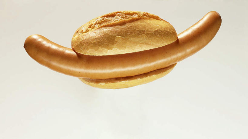 点心,面包,无人,横图,室内,特写,白天,白色背景,正面,烹饪,西餐,一根,阴影,反射,影子,香肠,料理,食品,面点,腊肠,热狗,菜肴,美食,食物,糕点,快餐,西式,摄影,佳肴,影棚,西式快餐,垃圾食品,彩图,影棚拍摄,拍摄