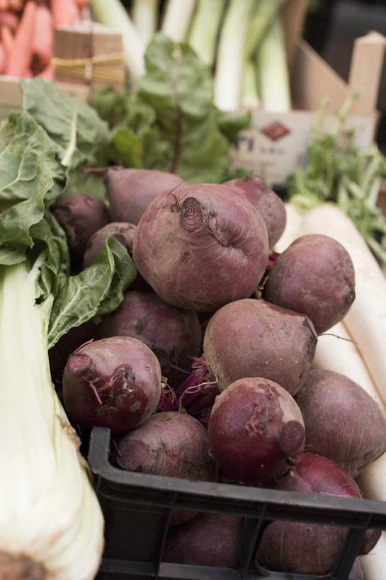 无人,商店,竖图,俯视,室内,特写,白天,购物,消费,超市,萝卜,胡萝卜,蔬菜,一堆,许多,阴影,堆叠,堆积,朦胧,模糊,新鲜,反射,影子,生菜,莴苣,食品,货架,架子,食物,金融,百货,有机食品,绿色食品,堆,紫薯,陈列架,选购,贸易,百货公司,血拼,春菜,鹅仔菜,莴仔菜,千金菜,叶用莴苣,黑薯,超市货架,紫红薯,超级市场,大卖场,山芋,红萝卜,甘荀,甘薯,番薯,地瓜,彩图,高角度拍摄,购物商场,购物中心,商业中心