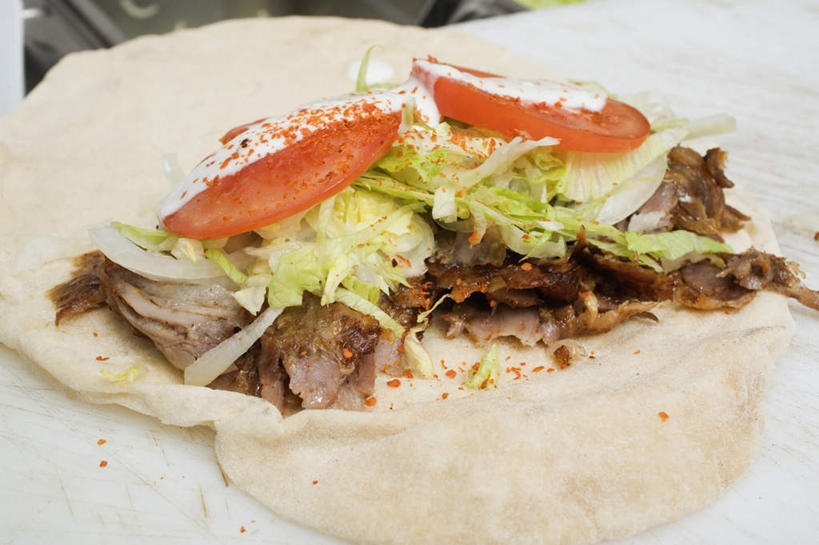 无人,横图,俯视,室内,特写,白天,烹饪,西餐,餐桌,桌子,蔬菜,西红柿,阴影,新鲜,反射,影子,三明治,料理,食品,菜肴,美食,食物,快餐,西式,佳肴,有机食品,绿色食品,餐台,西式快餐,三文治,番茄,彩图,高角度拍摄