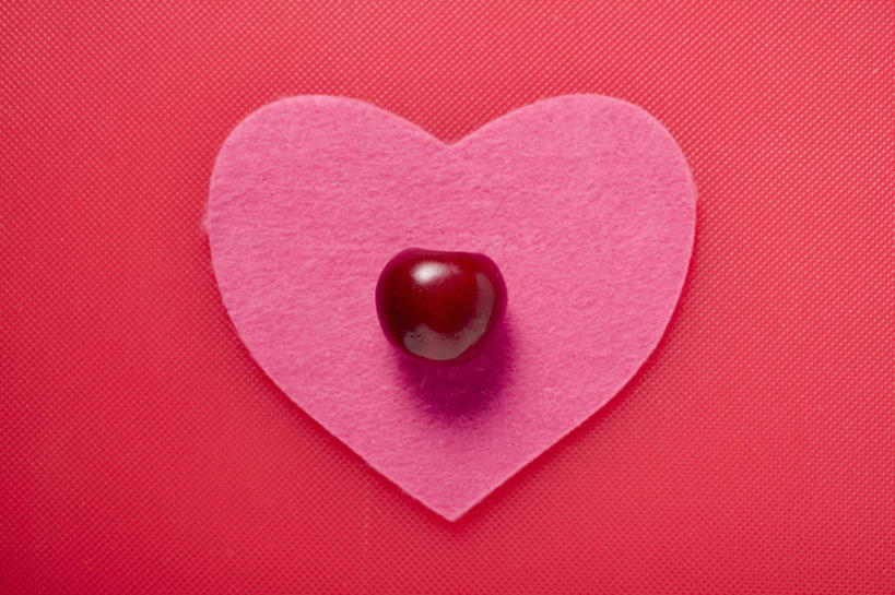 无人,横图,俯视,室内,特写,白天,爱情,樱桃,水果,阴影,红色背景,爱心,新鲜,反射,影子,生食,食品,果实,浪漫,食物,一个,粉色,红色,温暖,温馨,心形,恩爱,摄影,有机食品,绿色食品,影棚,单个,和睦,心型,樱珠,莺桃,英桃,楔桃,牛桃,荆桃,彩图,高角度拍摄,影棚拍摄,拍摄,融洽
