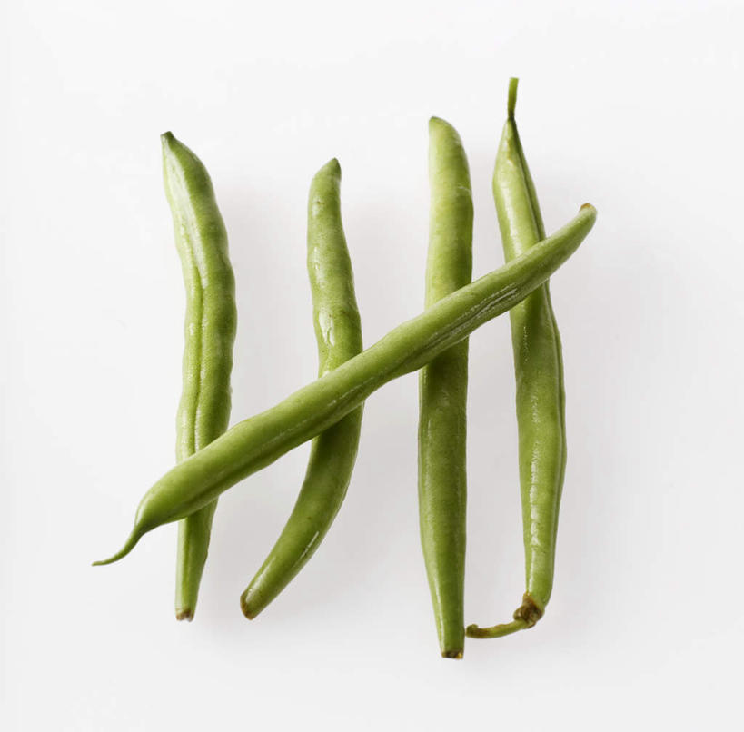 无人,横图,俯视,室内,特写,白天,白色背景,植物,餐桌,桌子,豆,蔬菜,一排,阴影,新鲜,整齐,反射,影子,豆类,豆子,刀豆,食品,四季豆,食物,排列,绿色,摄影,有机食品,绿色食品,影棚,餐台,队列,无根,芸豆,豆科,菜豆,二季豆,白肾豆,架豆,玉豆,去豆,彩图,高角度拍摄,影棚拍摄,拍摄