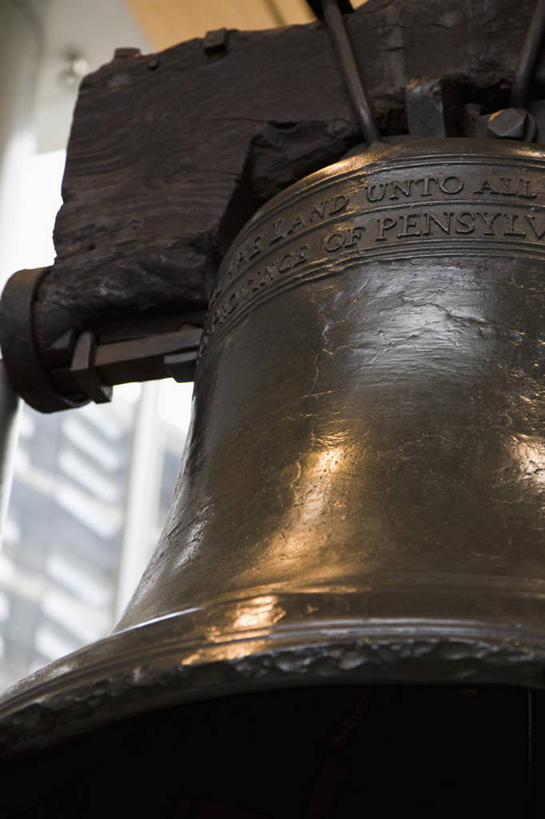 无人,竖图,室内,特写,白天,仰视,旅游,度假,自由,标志建筑,城市,地标,建筑,美国,时间,时钟,计时,娱乐,建设,钟表,享受,休闲,独立,表,旅游胜地,放松,北美,北美洲,美洲,费城,博爱之城,宾夕法尼亚,宾夕法尼亚州,宾州,拱顶石州,拱心石之州,宾氏林地,北亚美利加洲,亚美利加洲,塔钟,独立钟,自由钟,解放,自在,钟,彩图,低角度拍摄