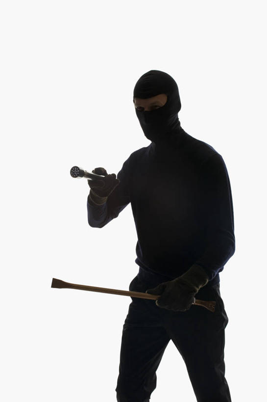 西方人,一个人,站,竖图,室内,白天,白色背景,正面,帽子,照明,欧洲,欧洲人,仅一个男性,仅一个人,仅一个中年男性,握,阴影,服装,反射,影子,灯光,注视,灯,衣服,观察,看,站着,握着,遮,遮掩,摄影,服饰,影棚,观看,照亮,犯罪,察看,掩盖,遮挡,犯法,衣着,照明设备,穿着,关注,手电筒,盗窃,偷窃,电筒,手电,遮盖,掩饰,小偷,窃贼,盗贼,贼,偷盗,衣饰,巴拉克拉法帽,男人,男性,中年男性,白种人,站立,半身,彩图,影棚拍摄,拍摄