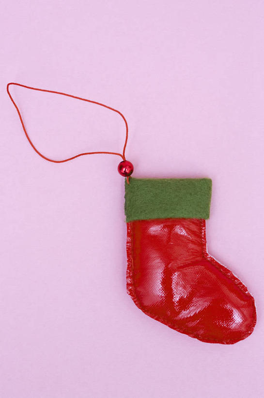 无人,竖图,俯视,室内,特写,白天,静物,圣诞节,阴影,粉色背景,节日,庆祝,反射,影子,文化,袜子,一个,红色,庆典,摄影,影棚,单个,纪念,长袜,长筒袜,长统袜,彩图,高角度拍摄,影棚拍摄,拍摄