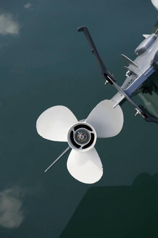 无人,竖图,俯视,室外,特写,白天,海浪,海洋,轮船,船,一艘,浪花,螺旋桨,海水,交通工具,载具,海景,大海,风浪,海,海水的波动,近岸浪,涌浪,彩图,高角度拍摄