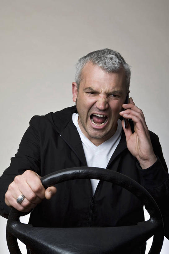 西方人,一个人,坐,闭眼,打电话,竖图,室内,白天,正面,机器,仪器,电话,手机,欧洲,欧洲人,仅一个男性,仅一个人,仅一个中年男性,握,灰色背景,服装,拿,听,拿着,休闲装,设备,通讯设备,衣服,方向盘,驾驶,行驶,张嘴,休闲,休闲服,握着,摄影,服饰,影棚,控制,呐喊,张大嘴巴,呼吁,叫嚣,交流,男人,男性,中年男性,白种人,张开嘴,闭眼睛,闭着眼,闭着眼睛,沟通,通话,坐着,半身,彩图,影棚拍摄,拍摄