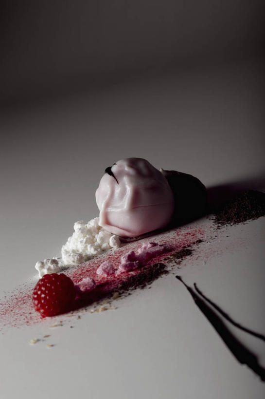 无人,竖图,俯视,室内,特写,白天,阴影,灰色背景,反射,粉末,影子,调料,食品,糖,糖果,甜点,甜品,调味品,松露巧克力,调味料,食物,甜食,巧克力,粉,摄影,影棚,朱古力,糖粉,粉状,粉剂,彩图,高角度拍摄,影棚拍摄,拍摄,糖类