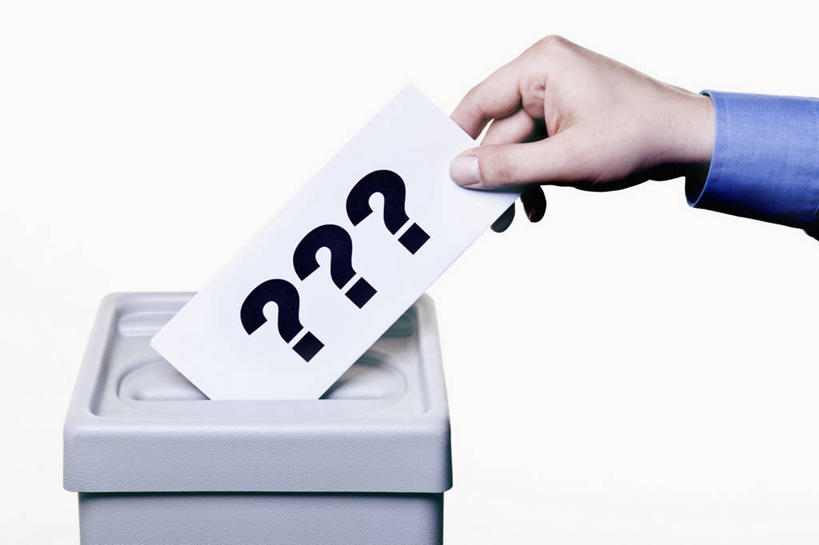 西方人,手,一个人,商务人士,商务男性,横图,室内,特写,白天,白色背景,正面,衬衫,桌面,桌子,欧洲,欧洲人,仅一个男性,仅一个人,一张,握,套装,木制,材料,档案,文件,纸,拿,拿着,仅一个年轻男性,一个,白色,木制品,容器,手稿,箱子,资料,手部,握着,摄影,影棚,单个,储藏,单手,证明,问号,选票,储存,文档,商务装,工薪阶层,投票箱,票子,男人,男性,年轻男性,白种人,白领,上班族,半身,彩图,影棚拍摄,衬衣,拍摄,贮存,投票