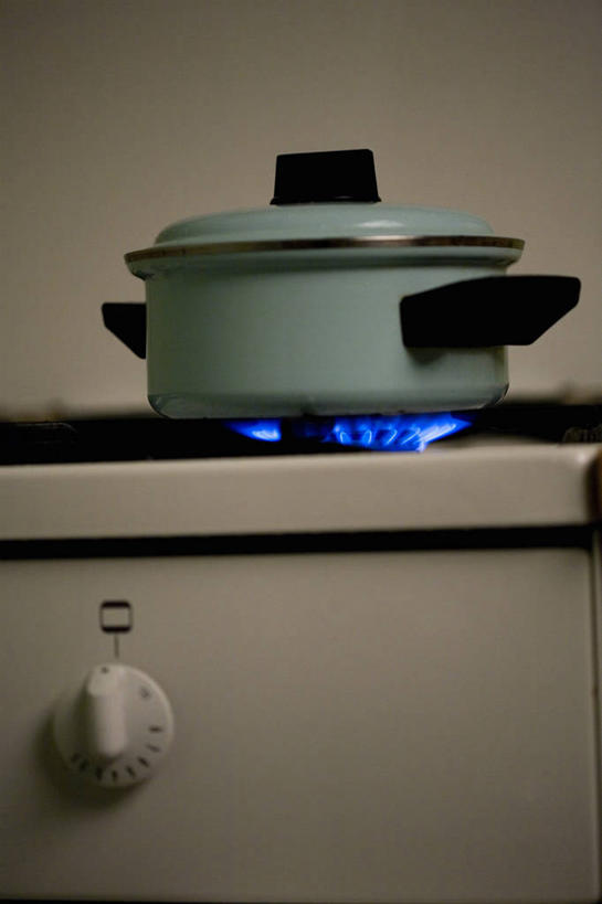 无人,竖图,室内,白天,正面,烹饪,热情,零件,电路,厨房,厨具,火,金属制品,关闭,金属,炖锅,锅子,火焰,燃烧,锅,开关,一个,按钮,打开,单个,锅具,灶具,开启,燃气灶,烹饪用具,闭合,燃气具,烹调用具,烹调,彩图,灶间