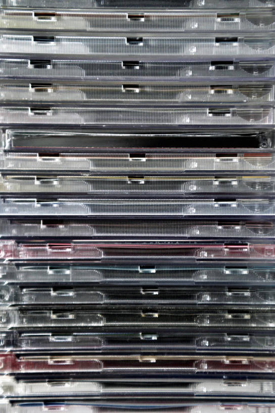 无人,竖图,室内,特写,白天,正面,数据,静物,一排,许多,整齐,信息,光盘,塑料,光碟,很多,存储介质,盒子,排列,容器,塑料制品,储藏,堆,碟片,存储,储存,队列,CD盒,光盘盒,彩图,单片光盘盒,透明光盘盒,贮存