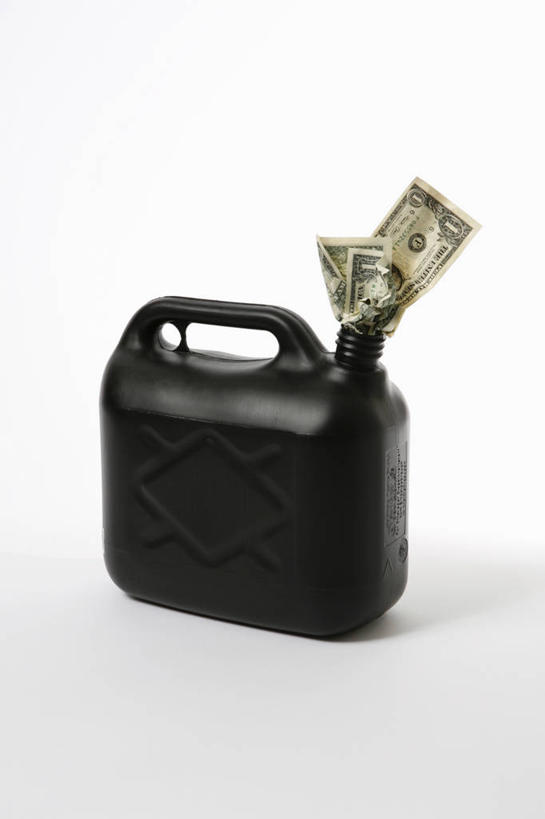 无人,竖图,室内,特写,白天,白色背景,正面,钱,美元,静物,阴影,反射,钱币,桶,影子,塑料,美金,黑色,容器,塑料制品,钞票,金融,纸币,摄影,影棚,经济,储藏,塑料桶,储存,美圆,流通,纸钞,贸易,货币,现金,彩图,影棚拍摄,拍摄,贮存,油桶