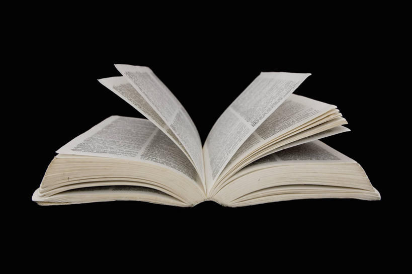 无人,横图,室内,特写,白天,正面,静物,书籍,一本,黑色背景,节日,圣经,文化,书本,打开,翻开,祈祷,健康,许愿,摄影,宗教,信仰,影棚,纪念,祈求,经书,掀开,平安,书,图书,彩图,影棚拍摄,拍摄,耶经