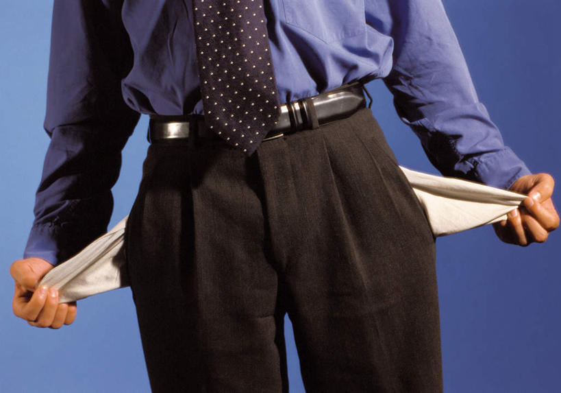 西方人,手,一个人,商务人士,商务男性,站,横图,室内,特写,白天,正面,衬衫,西装,欧洲,欧洲人,双手,仅一个男性,仅一个人,仅一个中年男性,阴影,蓝色背景,套装,正装,光线,影子,领带,摊开,职业装,站着,手部,摄影,影棚,商务装,工薪阶层,放开,男人,男性,中年男性,白种人,白领,上班族,站立,半身,彩图,影棚拍摄,衬衣,拍摄