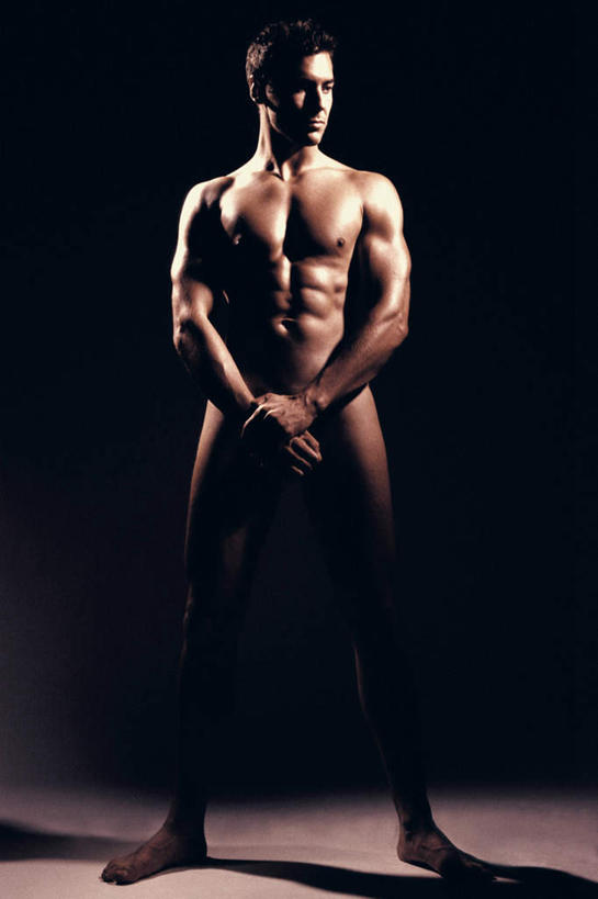 西方人,肌肉,健壮,一个人,站,竖图,室内,白天,正面,欧洲,欧洲人,仅一个男性,仅一个人,握,阴影,黑色背景,光线,影子,扭头,注视,裸露,仅一个年轻男性,观察,看,站着,转头,健康,活力,力量,帅哥,握着,遮,遮掩,摄影,影棚,赤裸,观看,张开双腿,飘逸,青春,美男,察看,掩盖,遮挡,强壮,关注,裸,遮盖,掩饰,萧洒,潇洒,展开双腿,花美男,美男子,型男,男人,男性,年轻男性,白种人,站立,彩图,全身,影棚拍摄,拍摄,伸展双腿