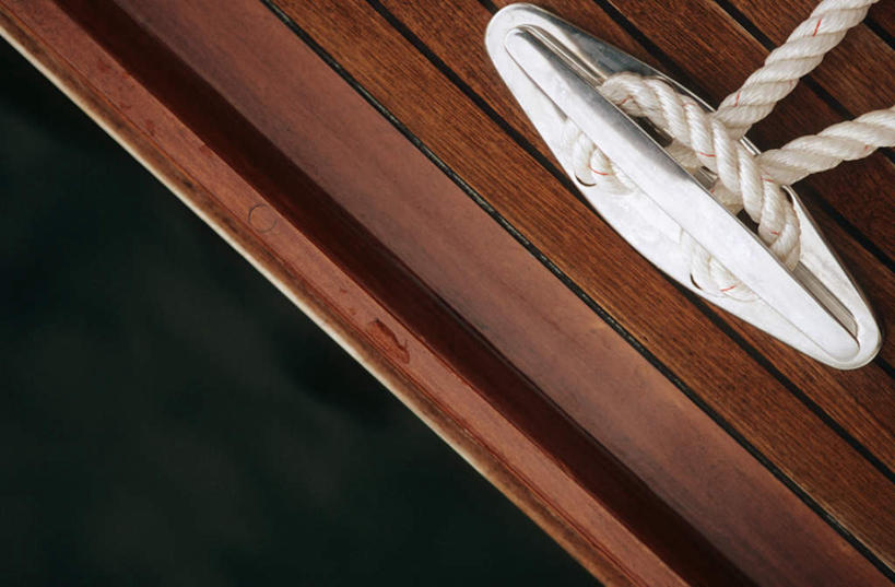 无人,码头,横图,俯视,室外,特写,白天,港口,静物,阴影,光线,木制,影子,柱子,木制品,甲板,缆绳,系船柱,缆绳桩,缆绳柱,系缆桩,彩图,高角度拍摄,摆渡口,埠头,渡口,渡头,港湾,海港,货运码头,口岸,商港