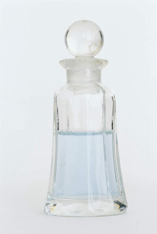 无人,竖图,室内,特写,白天,白色背景,正面,时尚,静物,阴影,芳香,香气,光线,罐子,影子,玻璃制品,一个,玻璃瓶,瓶子,品味,香水,摄影,影棚,单个,优雅,气味,高雅,芬芳,除臭,彩图,影棚拍摄,拍摄