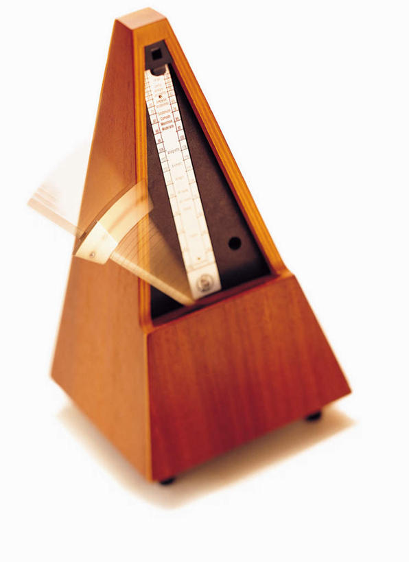 无人,竖图,俯视,室内,特写,白天,白色背景,静物,摇摆,阴影,朦胧,模糊,光线,木制,影子,节拍器,一个,木制品,摄影,影棚,单个,摇曳,节奏,节拍,摇晃,稳定,扭捏,摇荡,彩图,高角度拍摄,影棚拍摄,拍摄