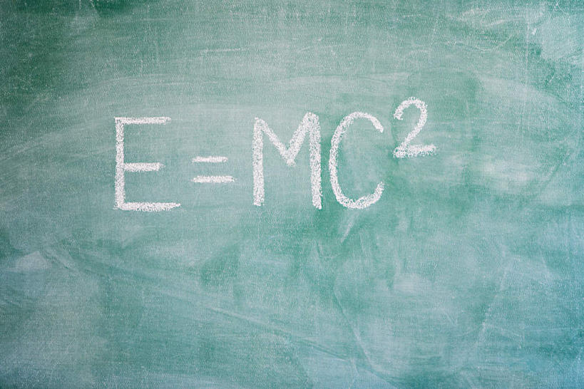 无人,学校,横图,室内,特写,白天,正面,静物,一排,阴影,朦胧,模糊,整齐,光线,科学,标志,符号,文字,影子,字符,字母,标识,校园,排列,绿色,黑板,教室,教学,科学技术,队列,公式,物理,质量守恒定律,耐磨,教学黑板,彩图