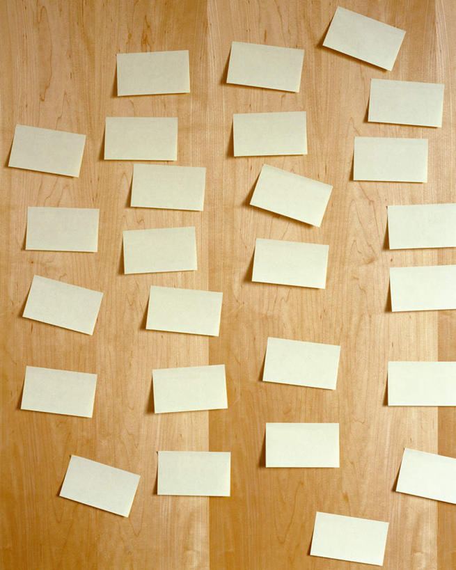 无人,竖图,室内,特写,白天,正面,静物,一排,许多,阴影,整齐,粘性,光线,影子,墙,办公用品,便利贴,便签,墙壁,墙面,文具,排列,办公设备,文具用品,记事,队列,快捷,文化工具,方便,N次贴,便条贴,告诉贴,即时贴,彩图