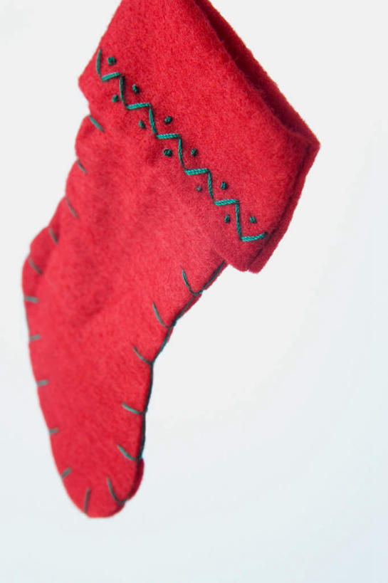 无人,竖图,室内,特写,白天,白色背景,正面,静物,圣诞节,阴影,节日,庆祝,装饰,光线,影子,文化,圣诞袜,袜子,一只,红色,庆典,摄影,影棚,纪念,长袜,华丽,修饰,点缀,长筒袜,衬托,美观,雅致,雅观,长统袜,彩图,影棚拍摄,拍摄