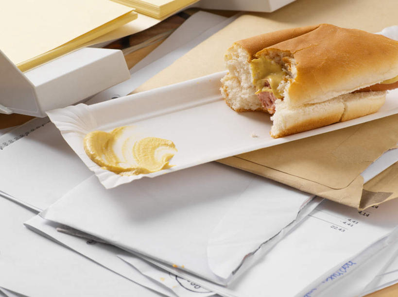 点心,面包,无人,横图,俯视,室内,白天,餐具,许多,阴影,光线,材料,档案,碟子,盘,文件,影子,纸,调料,酱料,酱汁,佐料,食品,面点,调味品,凌乱,调味料,法国面包,酱,食物,糕点,一个,黄色,盘子,手稿,资料,碟,单个,证明,混乱,长棍面包,文档,法式长棍面包,纷乱,缭乱,庞杂,彩图,高角度拍摄