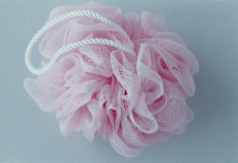 无人,横图,俯视,室内,特写,白天,化妆,美容,静物,护肤,阴影,灰色背景,光线,海绵,影子,塑料,一个,粉色,塑料制品,浴球,清洁,保养,享受,休闲,放松,保健,摄影,影棚,单个,养颜,彩图,高角度拍摄,影棚拍摄,拍摄