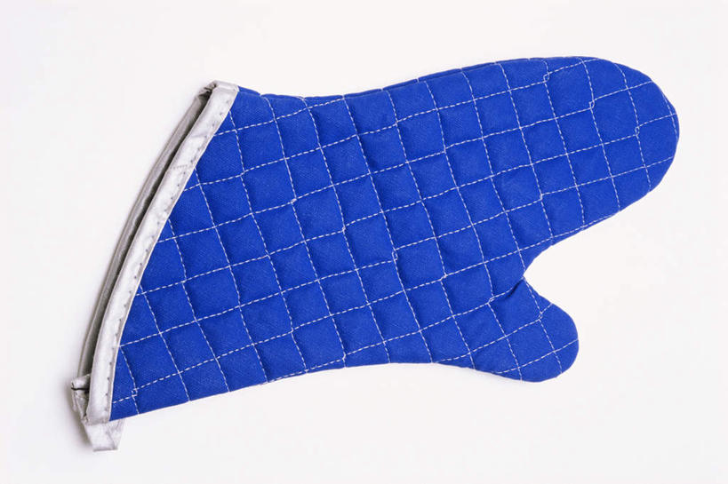 无人,横图,室内,特写,白天,白色背景,正面,安全,静物,阴影,反射,影子,防护,隔热手套,微波炉手套,一个,蓝色,手套,摄影,影棚,单个,保护,厨房手套,隔热,彩图,影棚拍摄,拍摄