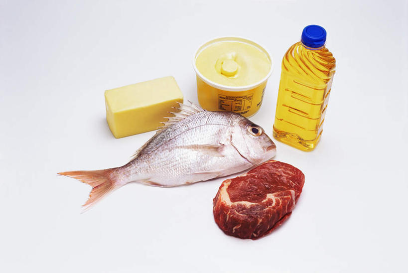 无人,横图,俯视,室内,特写,白天,白色背景,金属制品,一块,一条,阴影,反射,纹路,金属,鱼,包装,罐子,纹理,影子,肉,橄榄油,黄油,牛肉,水产,肉类,鱼类,饮料,瓶子,容器,塑料制品,塑料瓶,摄影,影棚,易拉罐,一瓶,乳制品,水生动物,白脱油,水生物,鳊鱼,肉食,武昌鱼,肌理,鳊花,槎头鳊,缩项鳊,乳脂,鲂鱼,彩图,高角度拍摄,全身,影棚拍摄,拍摄