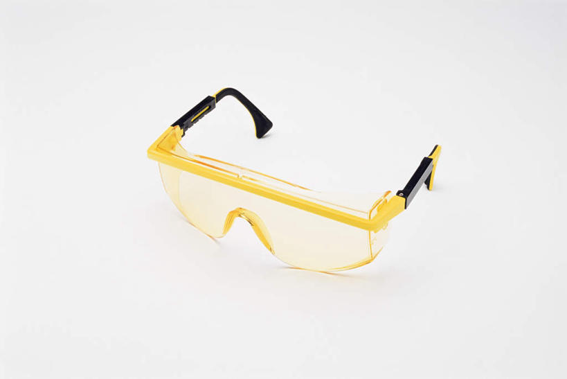 无人,横图,俯视,室内,特写,白天,白色背景,安全,静物,眼镜,防护,一个,黄色,黑色,摄影,影棚,单个,护目镜,保护,保险,保全,周全,安稳,安定,安全防护眼镜,平安,彩图,高角度拍摄,影棚拍摄,拍摄,防护眼镜
