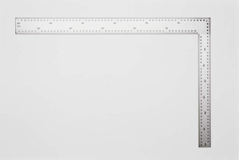 无人,横图,俯视,室内,特写,白天,白色背景,纯洁,静物,金属制品,测量,金属,标志,数字,文字,字符,刻度,银色,标识,一个,尺,摄影,阿拉伯数字,信仰,影棚,单个,测量工具,尺子,衡量,绘图,高贵,比例,测绘,量具,量仪,标度,雅致,T形尺,丁字尺,彩图,高角度拍摄,影棚拍摄,拍摄