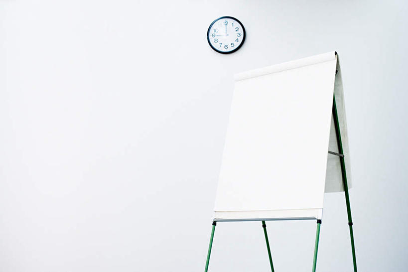 无人,横图,室内,白天,白色背景,正面,静物,时间,时钟,墙,计时,墙壁,墙面,一个,白色,白板,挂钟,钟表,表,摄影,影棚,单个,记录板,记事板,钟,彩图,影棚拍摄,拍摄