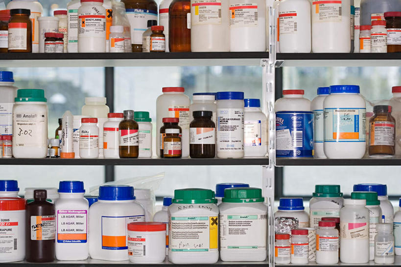 无人,横图,室内,白天,正面,实验,静物,一排,许多,研究,整齐,科学,实验室,研究室,置物架,架子,排列,容器,储藏,科研,储存,队列,化验,陈列架,检验,研究所,化验室,检验室,搁架,彩图,贮存