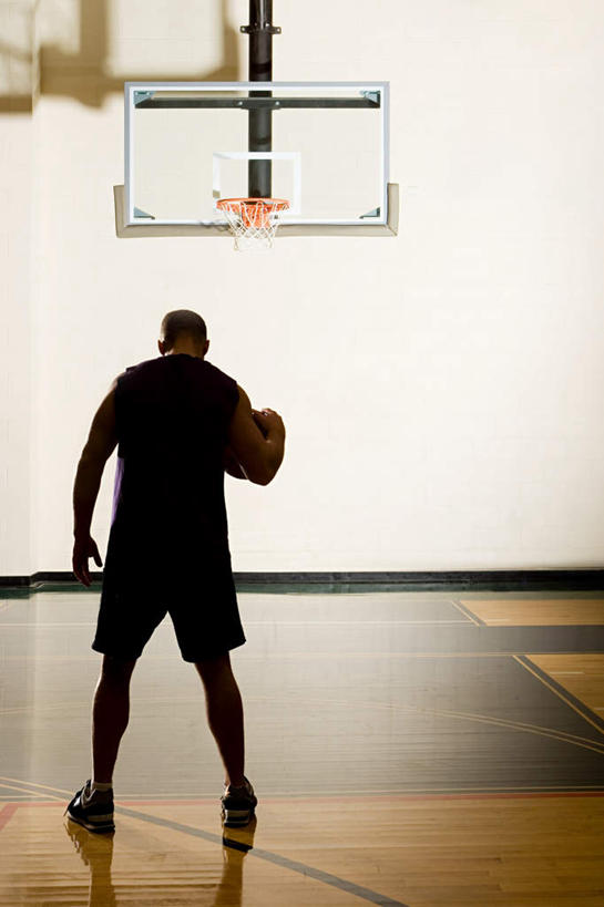 西方人,手,两个人,伙伴,朋友,举,竖图,室外,特写,白天,仰视,友谊,太阳,欧洲,欧洲人,阴影,服装,光线,影子,休闲装,两个,衣服,蓝色,蓝天,天空,阳光,天,托,休闲,手部,休闲服,服饰,晴朗,单手,万里无云,拉拉花,拉拉球,啦啦花,啦啦球,友情,年轻女性,女人,女性,白种人,晴空,晴空万里,举起,举手,举着,向上举,向上伸,向上托,半身,彩图,低角度拍摄