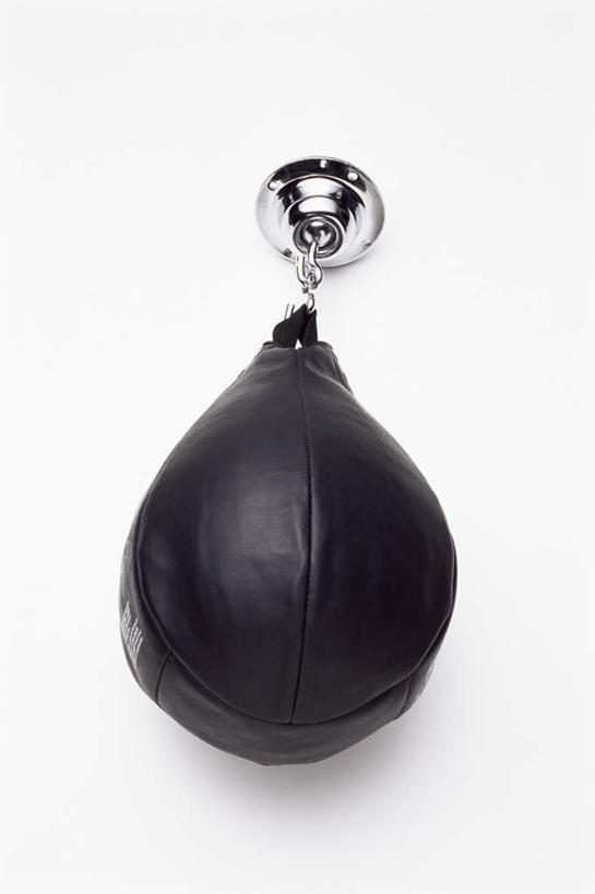 无人,竖图,俯视,室内,特写,白天,白色背景,锻炼,运动,静物,金属制品,阴影,反射,金属,钩子,影子,运动器械,一个,黑色,健身器械,摄影,影棚,单个,沙袋,健身器材,体育,彩图,高角度拍摄,影棚拍摄,健身,拍摄,运动器材