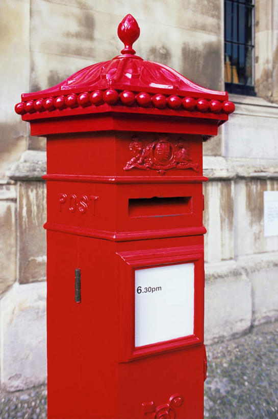 无人,家,竖图,室外,白天,正面,度假,美景,窗户,城市风光,城市,英国,欧洲,传递,信息,英文,标志,文字,邮件,字符,字母,房屋,墙,屋子,景观,公寓,联系,娱乐,标识,洋房,楼房,英格兰,邮筒,邮箱,玻璃窗,墙壁,墙面,住宅,红色,享受,休闲,景色,放松,联络,邮递,通信,信件,英文字母,西欧,大不列颠,邮政,大不列颠及北爱尔兰联合王国,剑桥,大不列颠联合王国,日不落英帝国,剑桥郡,康桥,彩图,房子