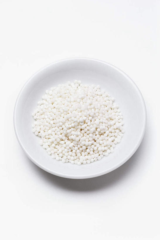 点心,无人,竖图,俯视,室内,特写,白天,白色背景,农作物,餐具,一堆,阴影,堆叠,堆积,反射,碟子,盘,影子,食品,布丁,甜点,甜品,食物,一个,白色,盘子,碟,果冻,甜食,零食,摄影,影棚,单个,堆,木薯,啫喱,树薯,木番薯,树番薯,彩图,高角度拍摄,影棚拍摄,拍摄