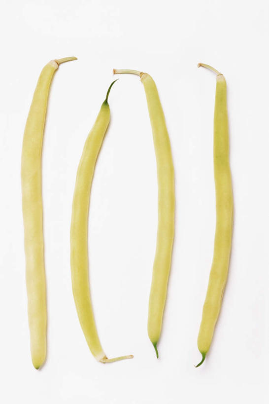 无人,竖图,俯视,室内,特写,白天,白色背景,植物,蔬菜,一排,阴影,新鲜,整齐,反射,影子,豆类,豆子,食品,四根,食物,排列,黄色,摄影,有机食品,绿色食品,影棚,队列,豆科,哈巴豆,利马豆,马达加斯加豆,缅甸豆,洋扁豆,仰光豆,彩图,高角度拍摄,影棚拍摄,拍摄